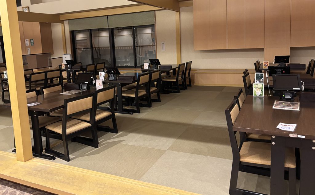 高級感のある料亭のような食事処